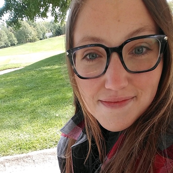 Meet your Posher, Kayla - Picture 1 of 1